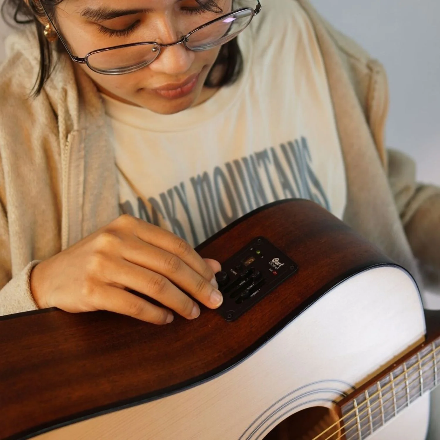 Cort AD300E 6 String Electro Acoustic Guitar - Open Box - Image 5