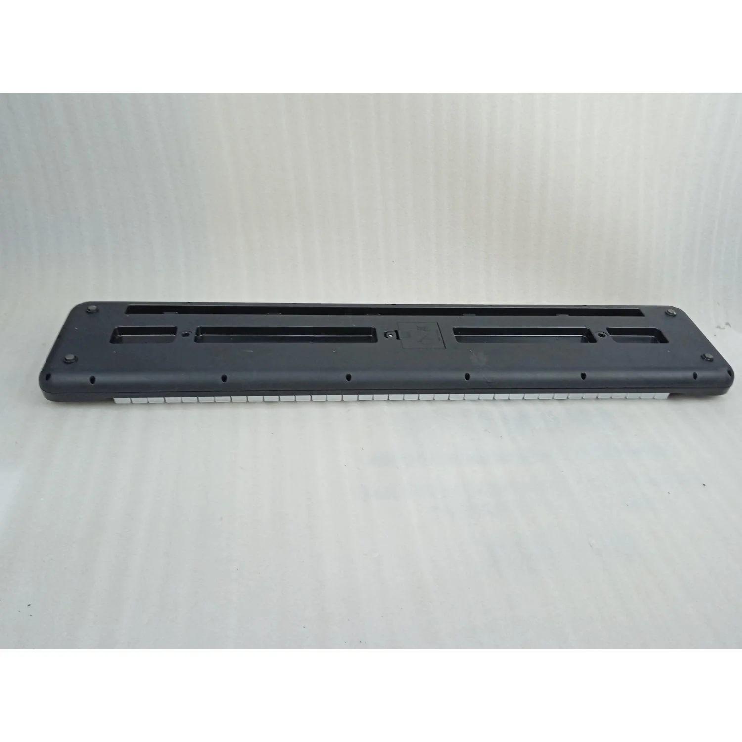 Henrix KB-601 Portable 61 Full Size Keys Keyboard with Adapter and Microphone - Open Box B Stock - Image 5