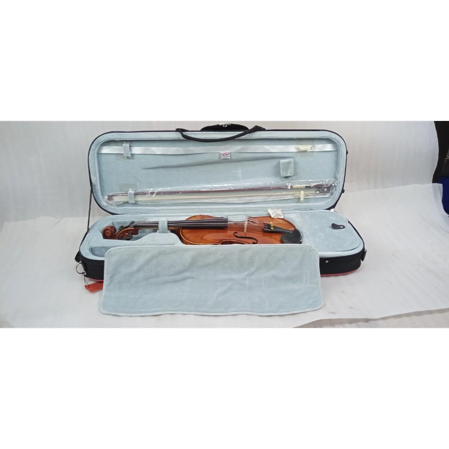 Hidersine Piacenza 4/4 Finetune Violin Outfit - Open Box - Image 7