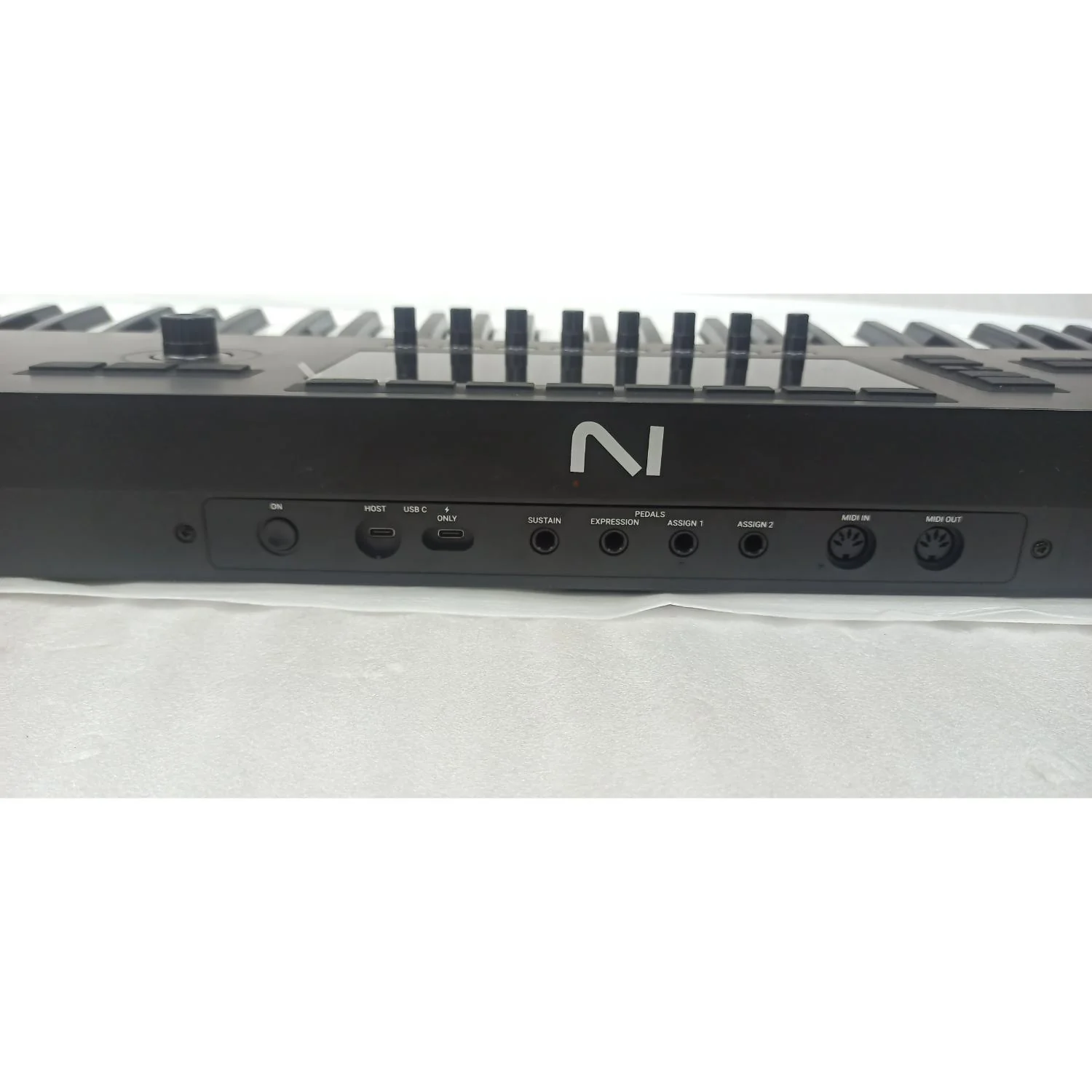 Native Instruments Komplete Kontrol S61 MK3 Midi Keyboard - Open Box - Image 6