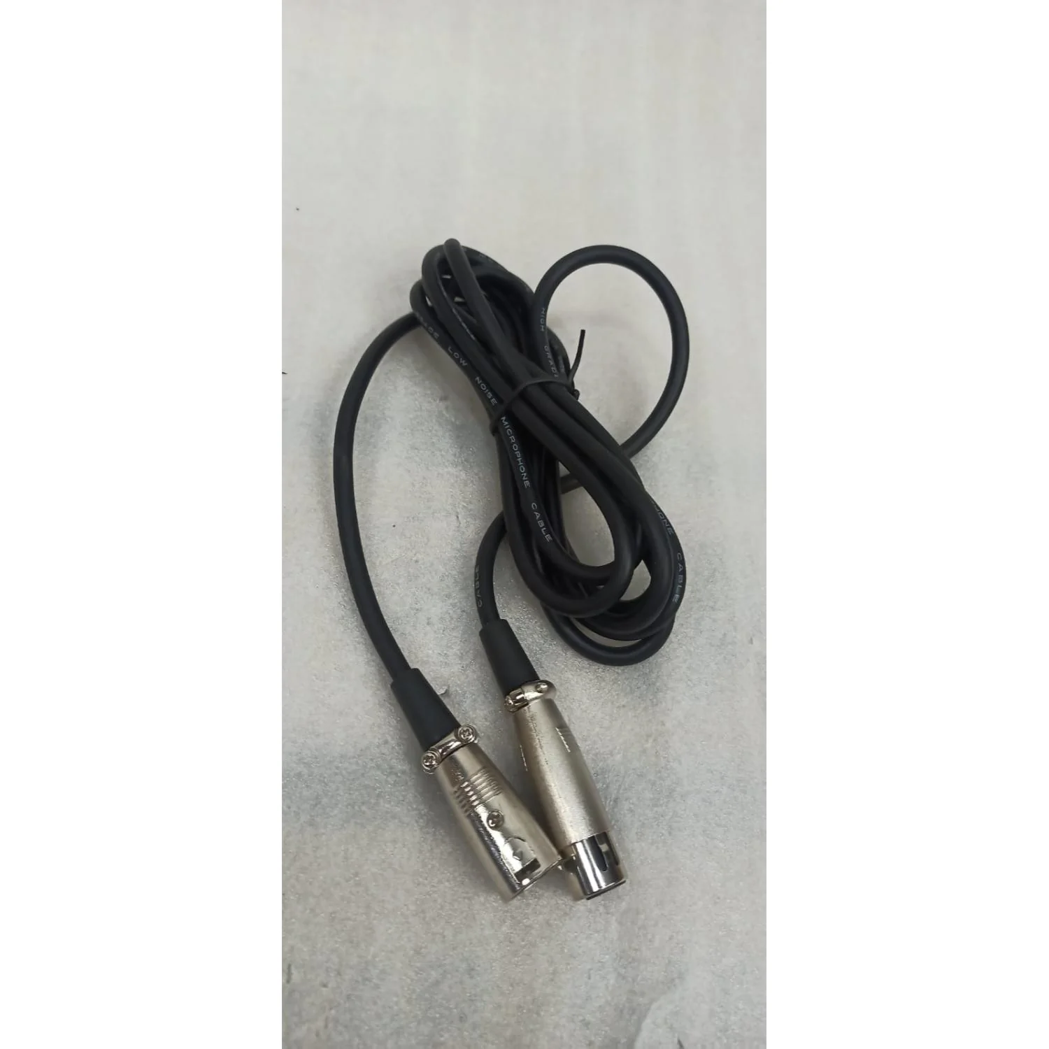 Vault CCM-260 Condenser Cardioid Microphone with Shockmount and XLR cable - Open Box B Stock - Image 3