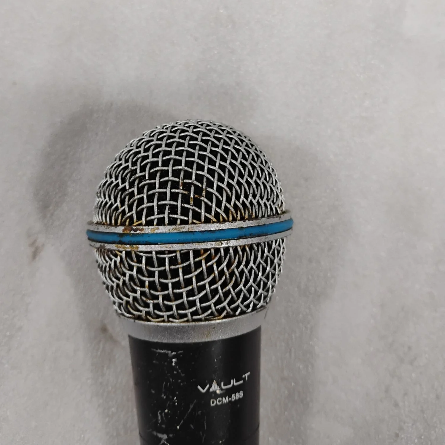 Vault DCM-58S Dynamic Cardioid Microphone with Switch, Mic Clip and XLR cable - Open Box B Stock - Image 3