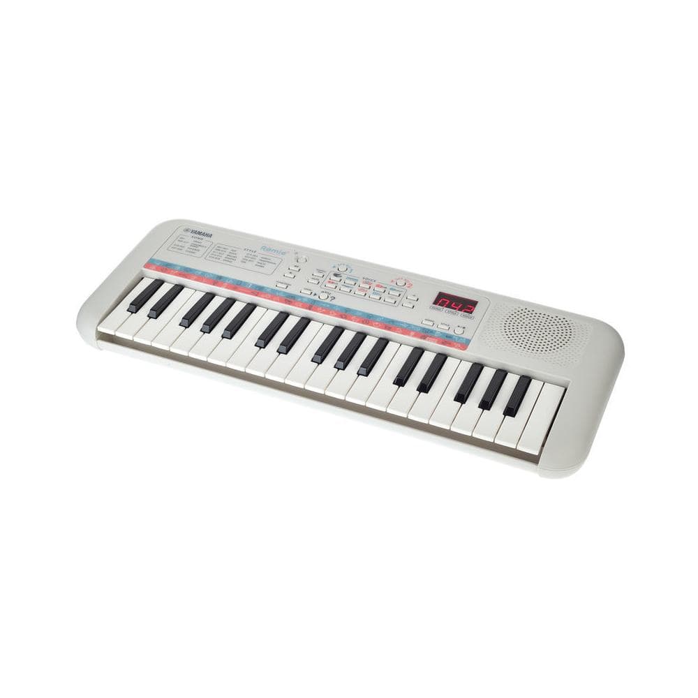 Yamaha Remie PSS E30 Kids Compact 37 Key Portable Keyboard with Gigbag, Colouring Book & Crayons - Image 3